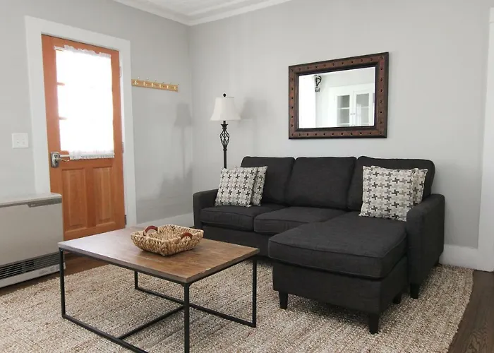 New One Bedroom Apartment Near Lake Winnipesaukee