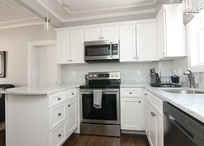 New One Bedroom Apartment Near Lake Winnipesaukee